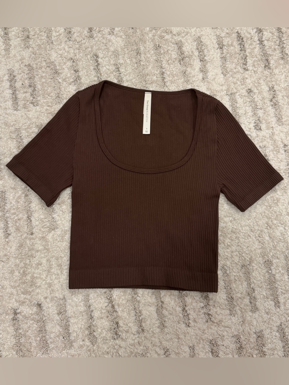 Aritzia Babaton The Group Flow Seamless T-shirt - Coffee Bean Brown Ribbed Top